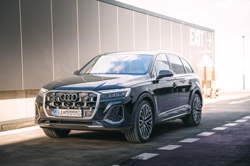 Audi Q7 Krásne AUDI Q7 50 TDI Quattro v TOP konfigurácií v