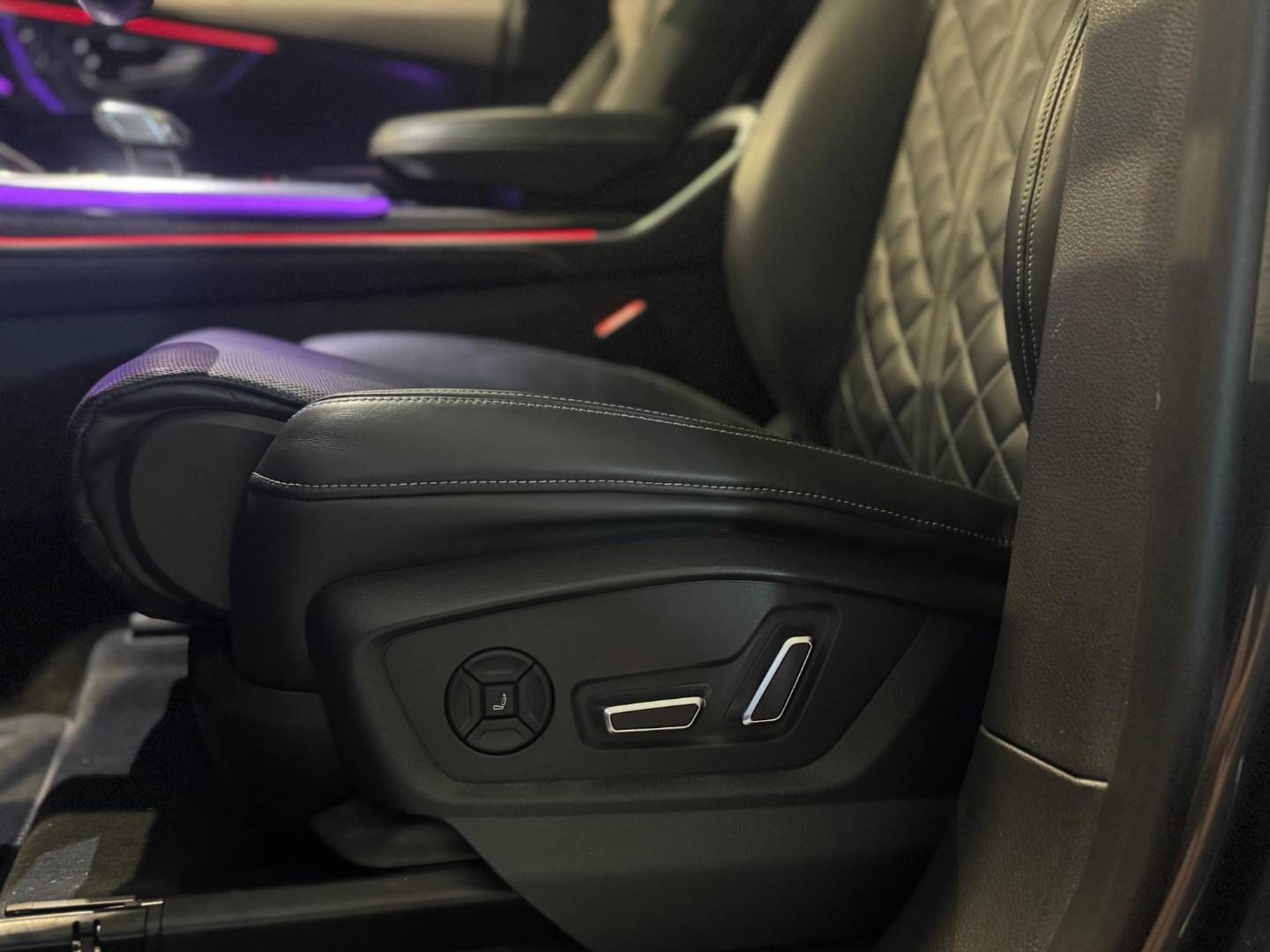 Audi SQ8 TFSI Quattro Tiptronic B&O, Pano, Matrix, Záruka