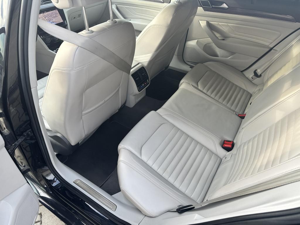 Volkswagen Passat Variant 2.0 TDI Elegance 4Motion DSG