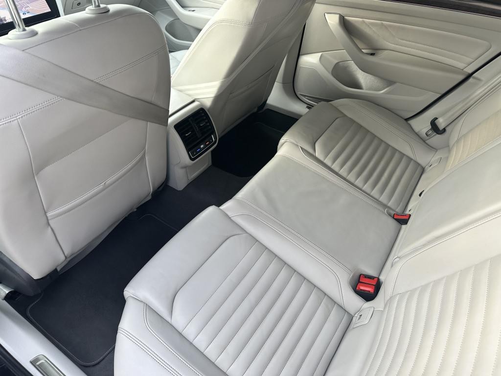 Volkswagen Passat Variant 2.0 TDI Elegance 4Motion DSG