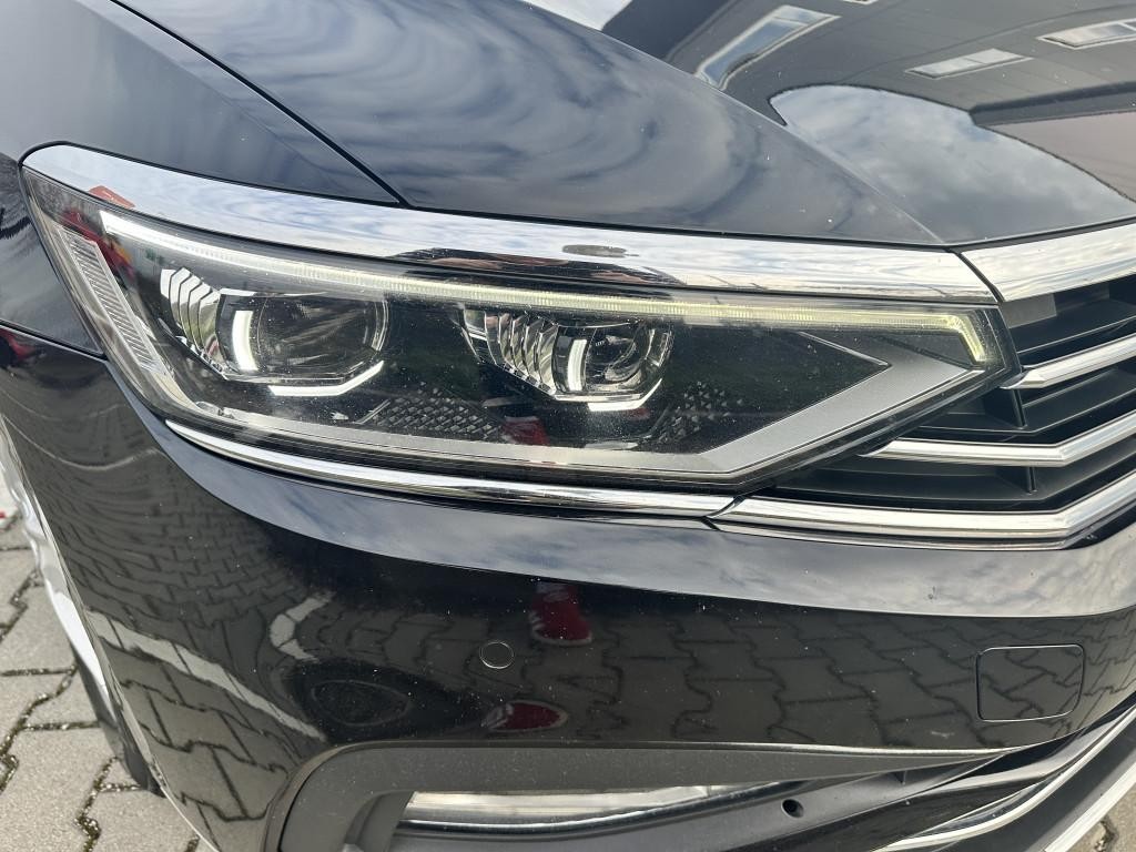Volkswagen Passat Variant 2.0 TDI Elegance 4Motion DSG