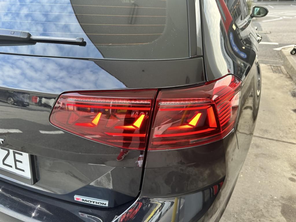 Volkswagen Passat Variant 2.0 TDI Elegance 4Motion DSG