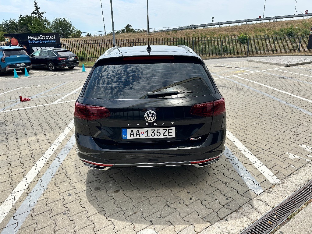 Volkswagen Passat Variant 2.0 TDI Elegance 4Motion DSG