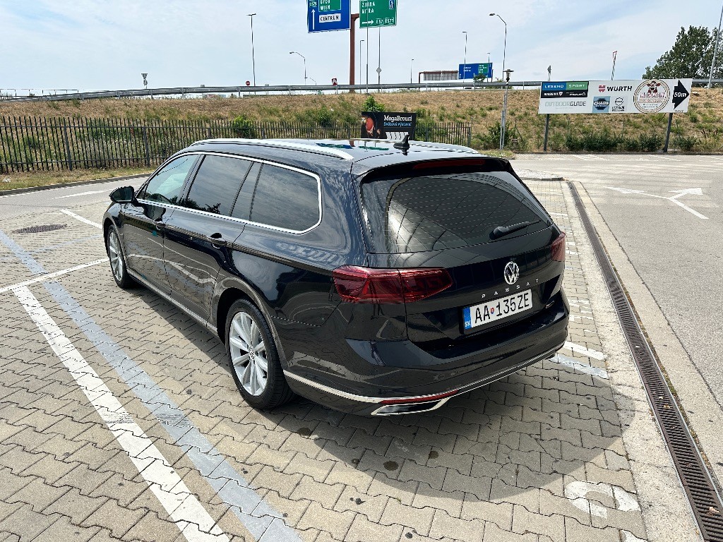 Volkswagen Passat Variant 2.0 TDI Elegance 4Motion DSG