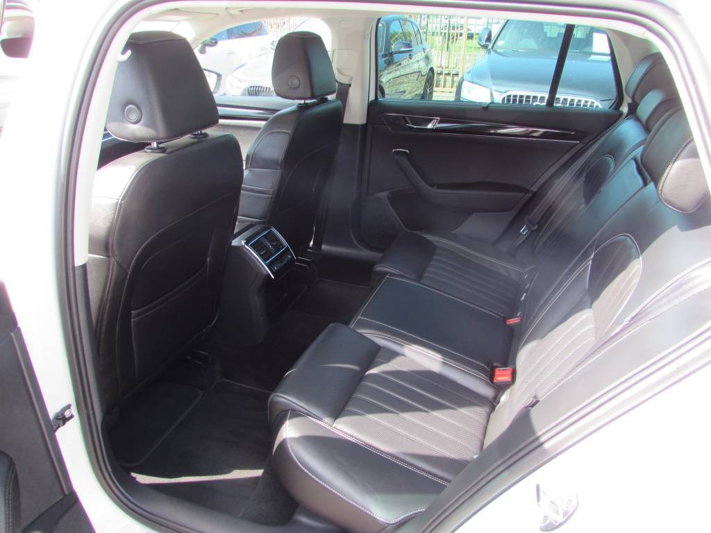 Škoda Superb Combi 1.4 TSI, 160 kW - Laurin & Klement - BENZíN / ELEKTINA