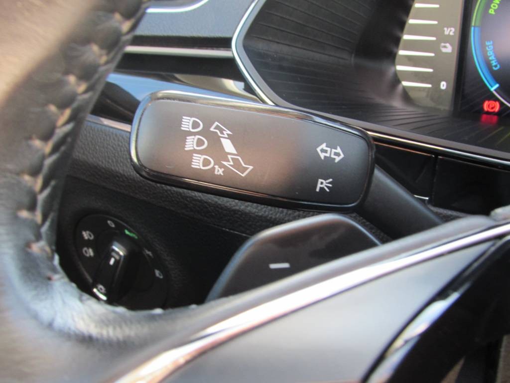 Škoda Superb Combi 1.4 TSI, 160 kW - Laurin & Klement - BENZíN / ELEKTINA