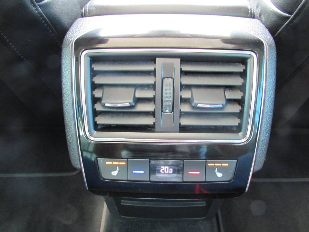 Škoda Superb Combi 1.4 TSI, 160 kW - Laurin & Klement - BENZíN / ELEKTINA