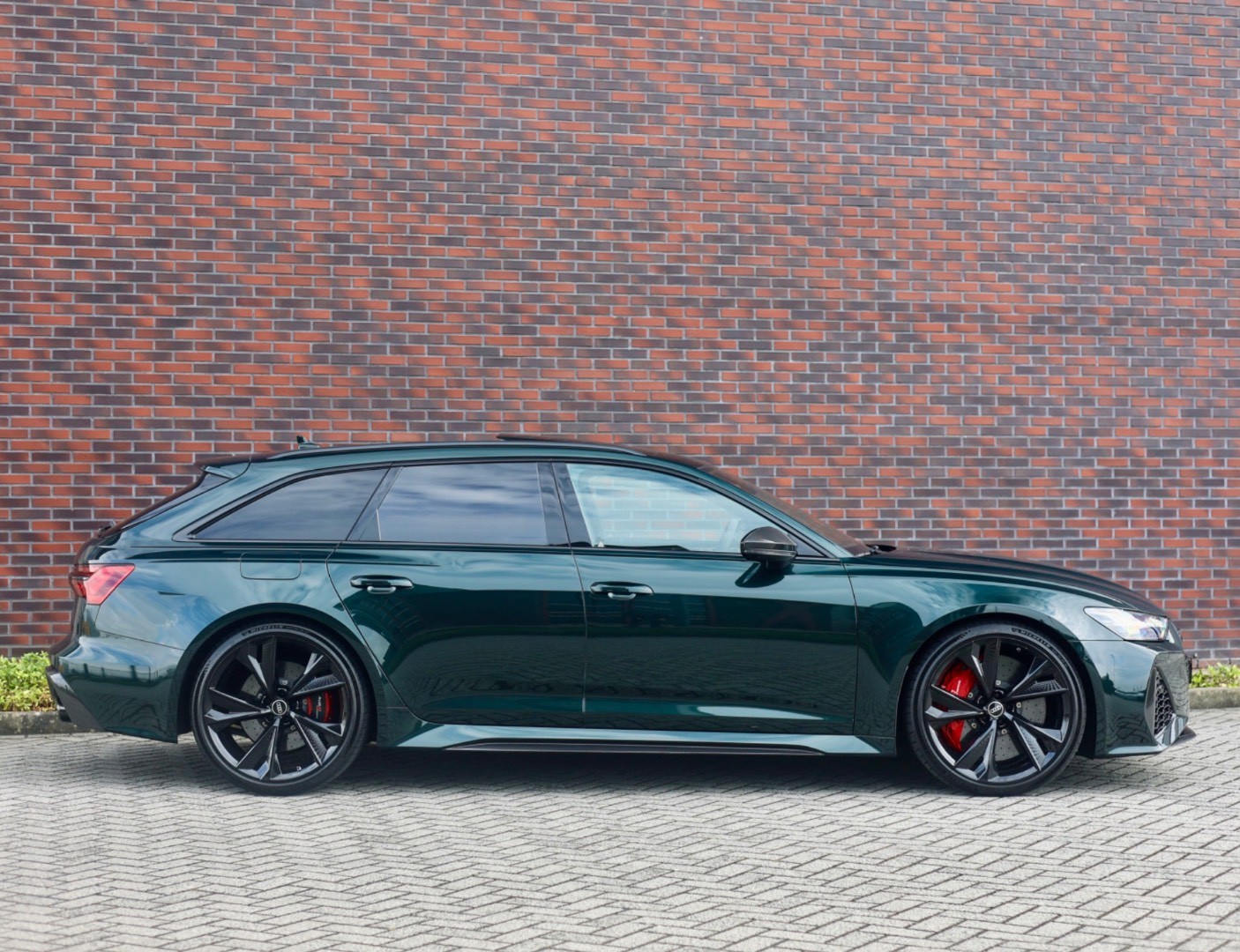 Audi RS6 Avant 4.0 TFSI V8 Quattro 441KW | Dynamic Plus 305km/h - B&O - TOP stav!