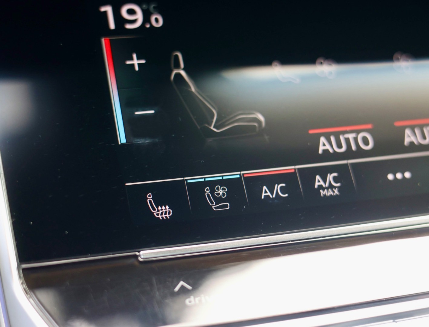 Audi RS6 Avant 4.0 TFSI V8 Quattro 441KW | Dynamic Plus 305km/h - B&O - TOP stav!