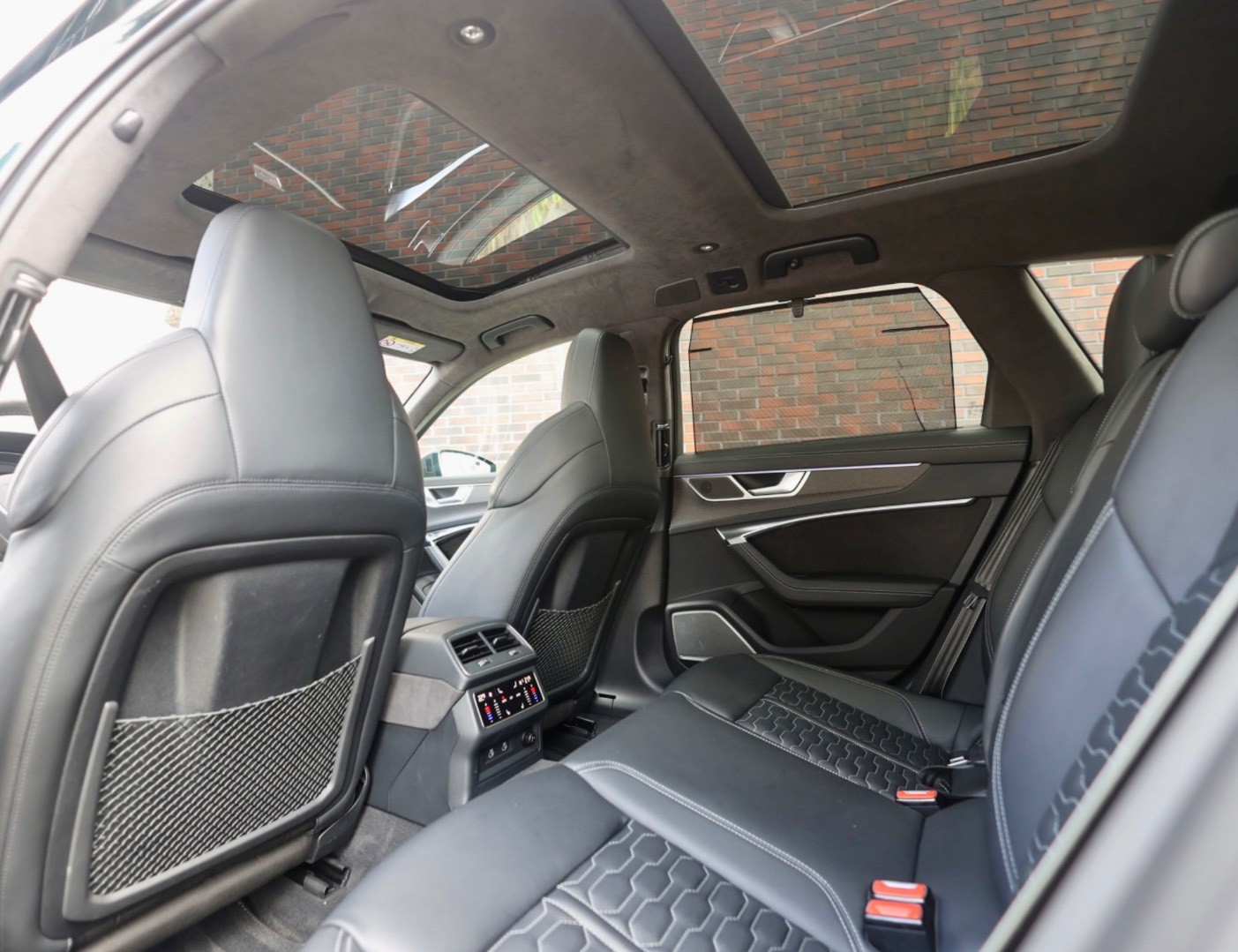 Audi RS6 Avant 4.0 TFSI V8 Quattro 441KW | Dynamic Plus 305km/h - B&O - TOP stav!