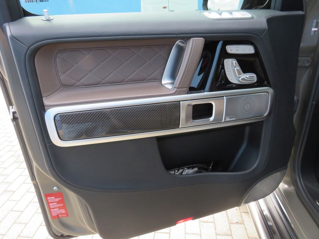 MERCEDES-BENZ G trieda AMG G63 V8 Designo Webasto