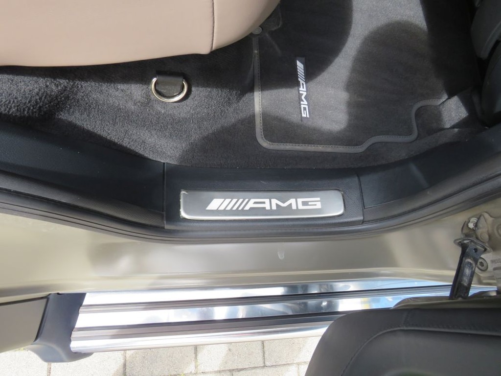MERCEDES-BENZ G trieda AMG G63 V8 Designo Webasto