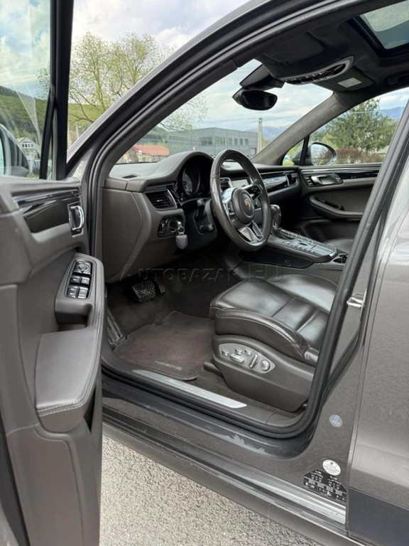 Porsche Macan S 21