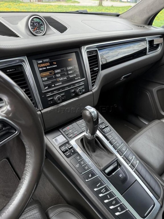 Porsche Macan S 21
