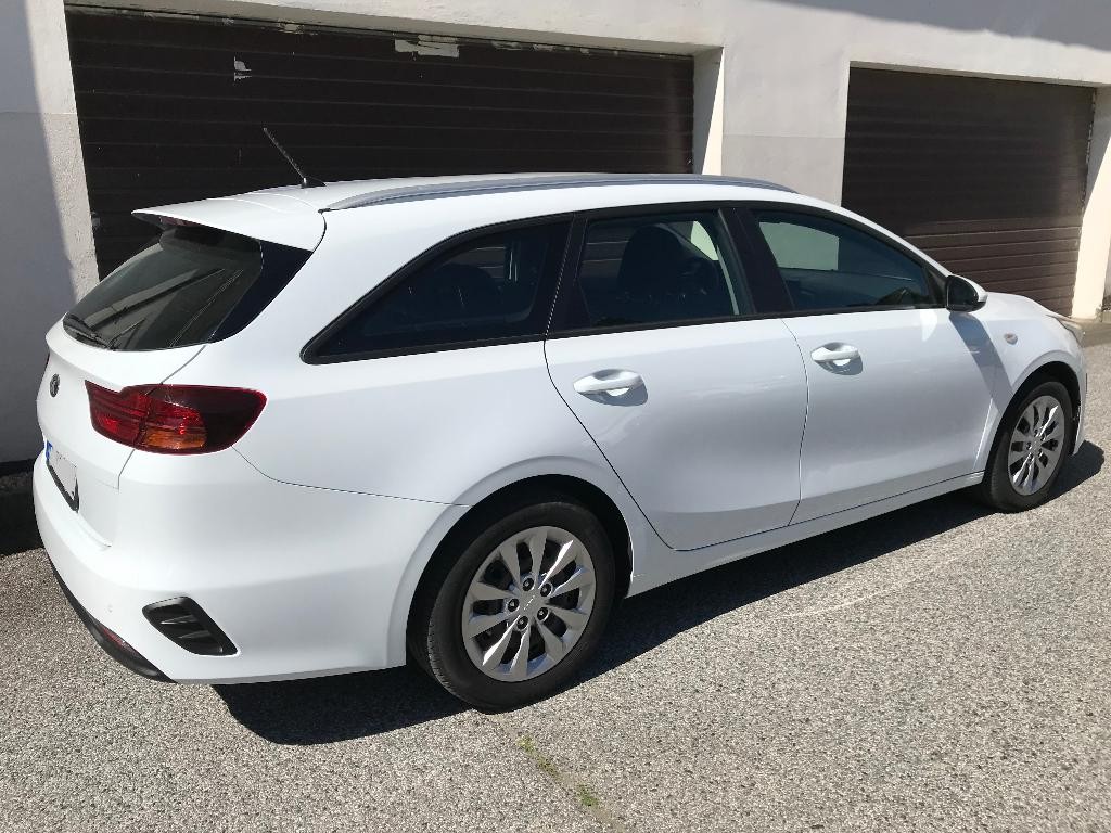KIA Cee’d Sporty Wagon 1.6 CRDi Silver