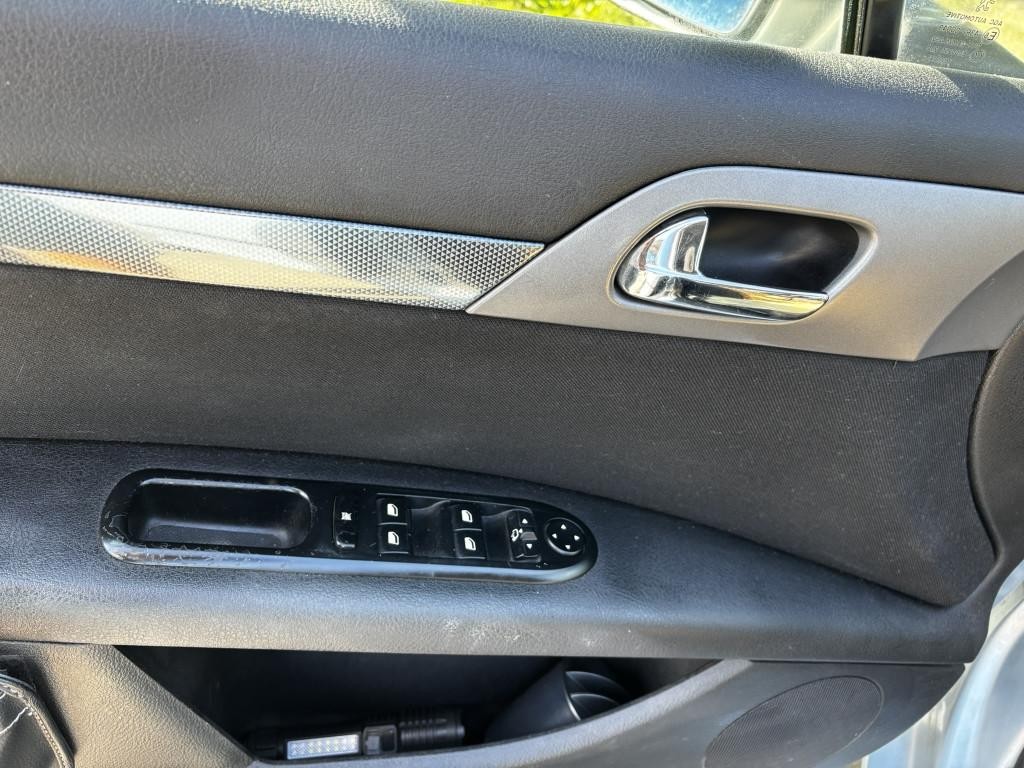 Peugeot 407 SW 2.0 HDi Confort Pack A/T