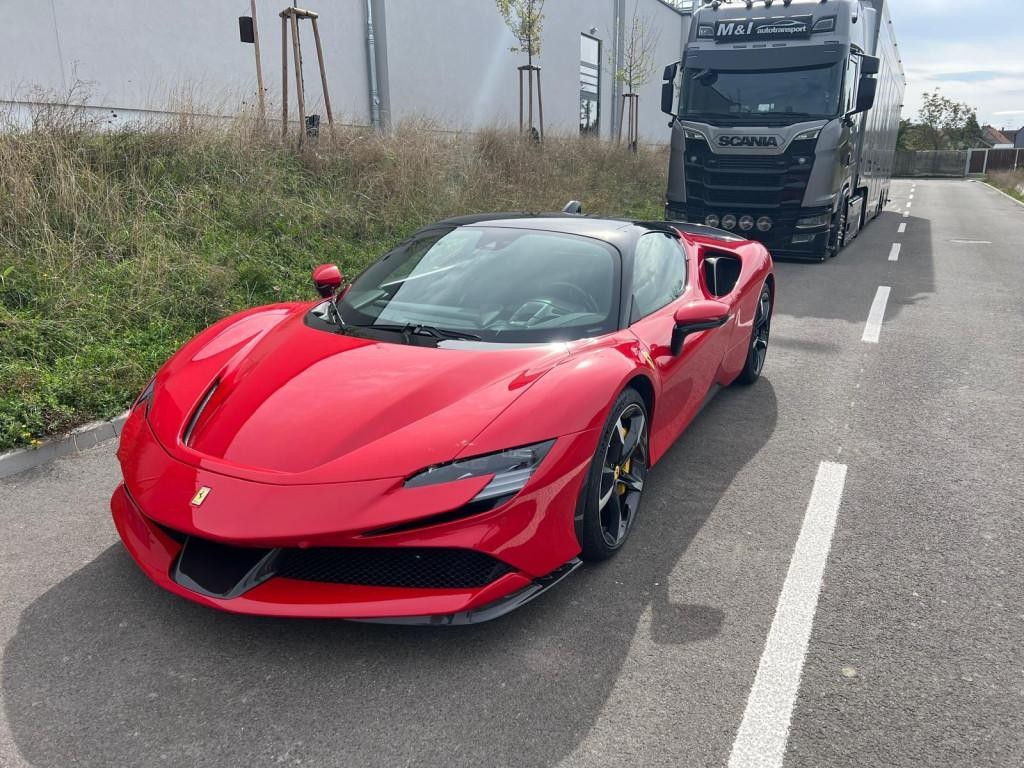 Ferrari SF90 Stradale ASSETTO FIORANO