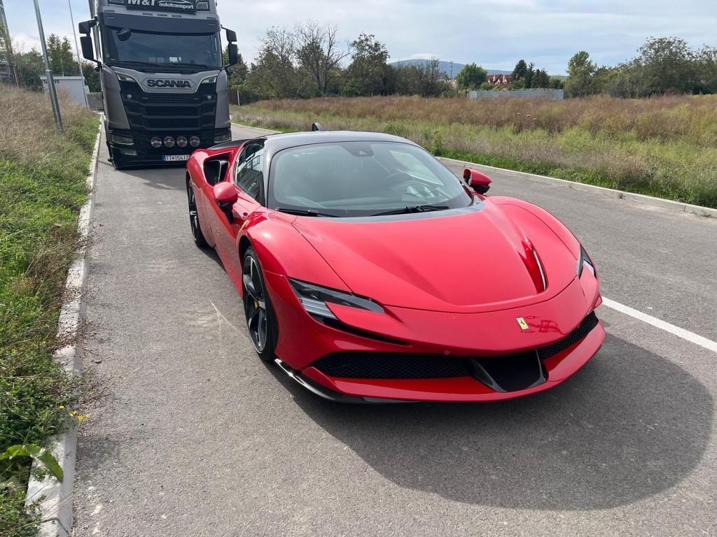 Ferrari SF90 Stradale ASSETTO FIORANO