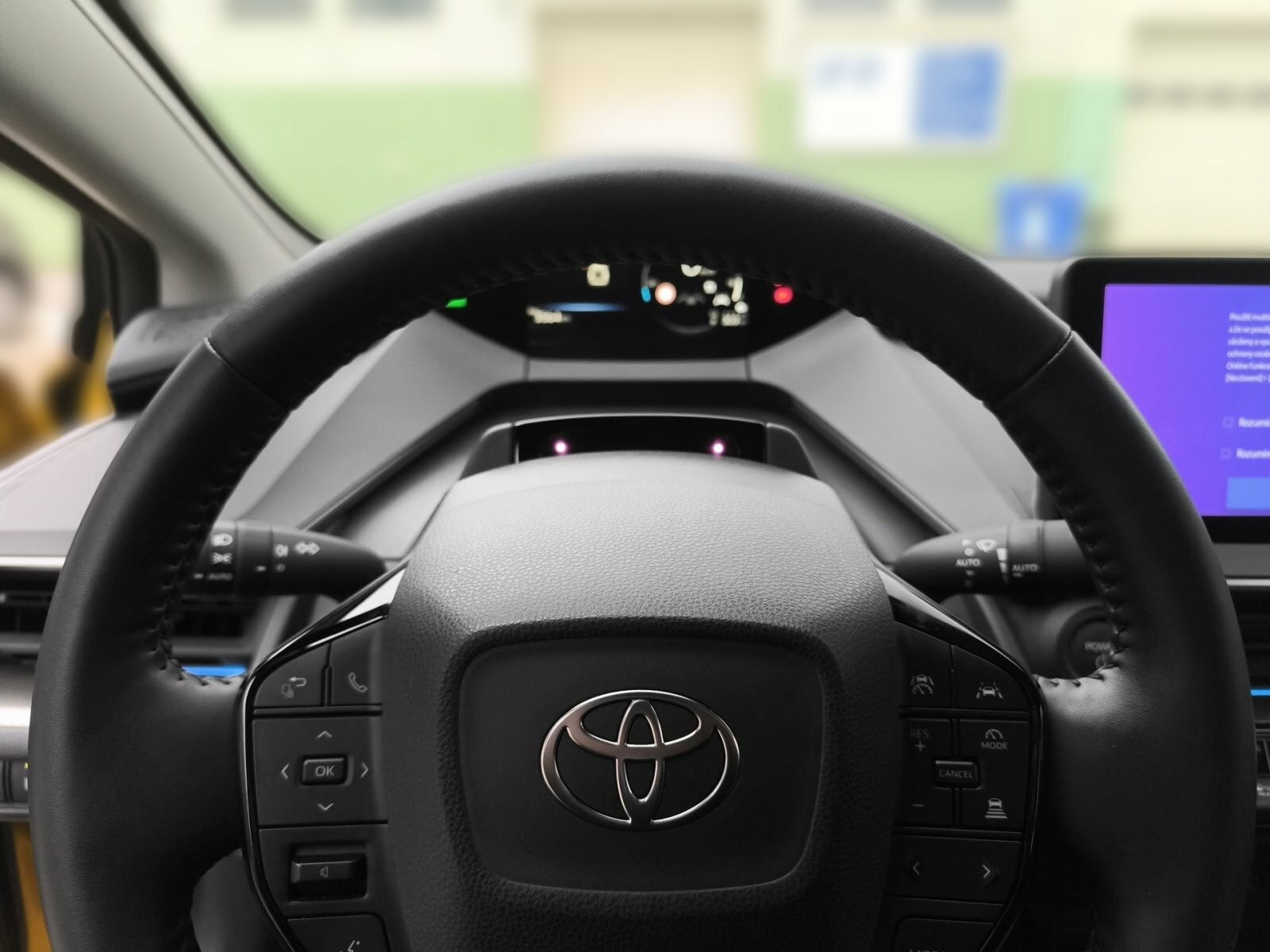 Osobné a úžitkové autá Toyota Prestige 2.0 Plug-in Hybrid (223 k) 2x4