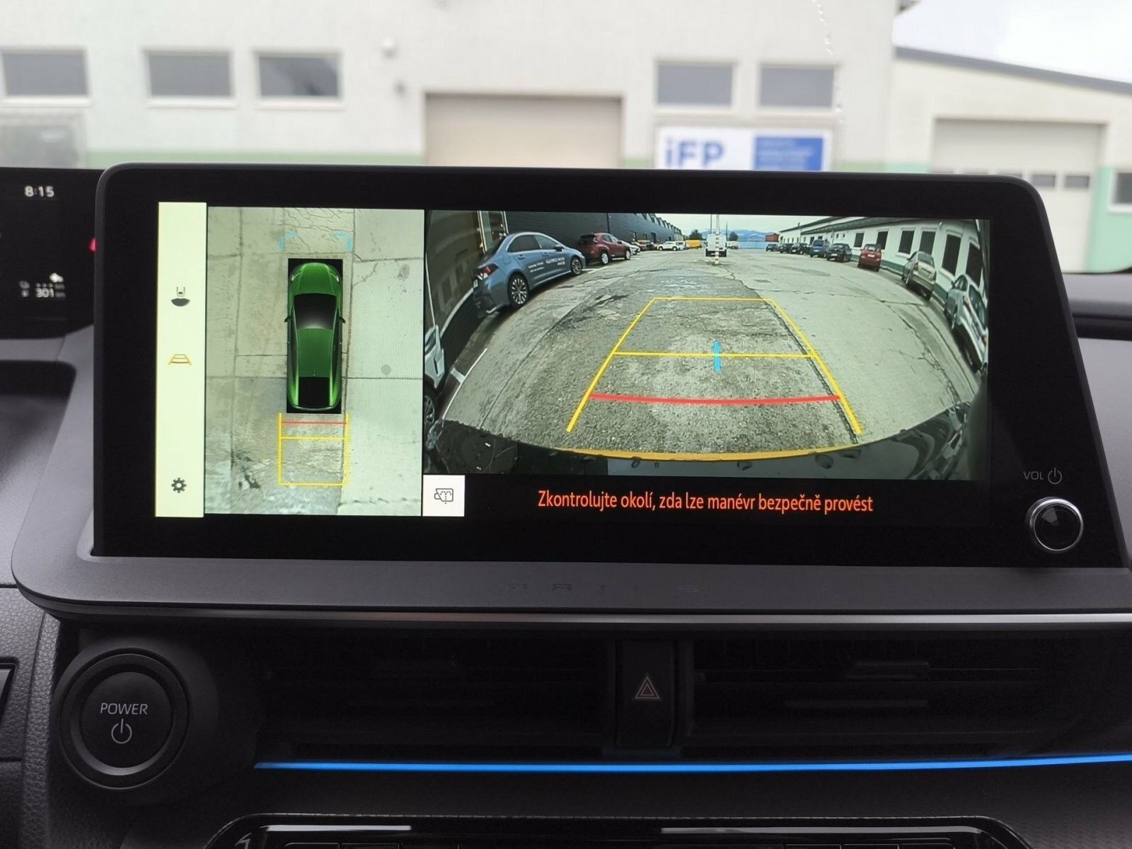 Osobné a úžitkové autá Toyota Prestige 2.0 Plug-in Hybrid (223 k) 2x4