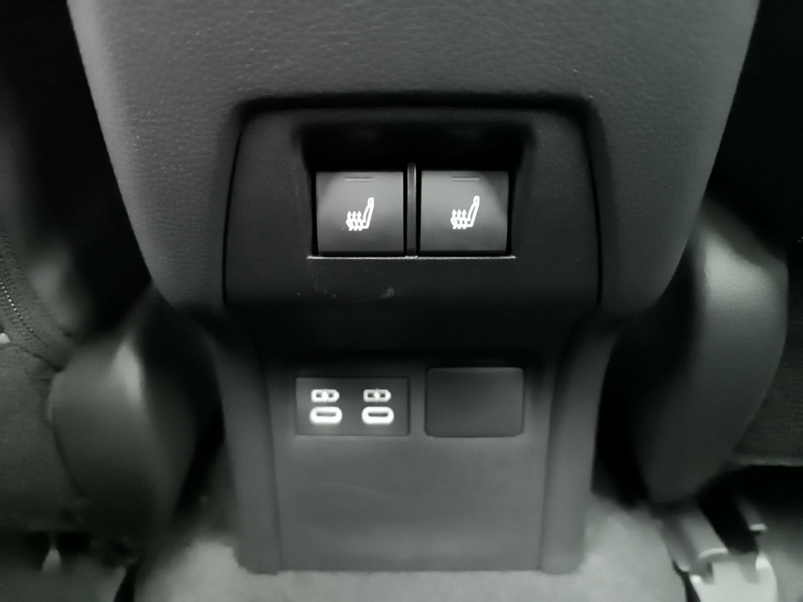 Osobné a úžitkové autá Toyota Prestige 2.0 Plug-in Hybrid (223 k) 2x4