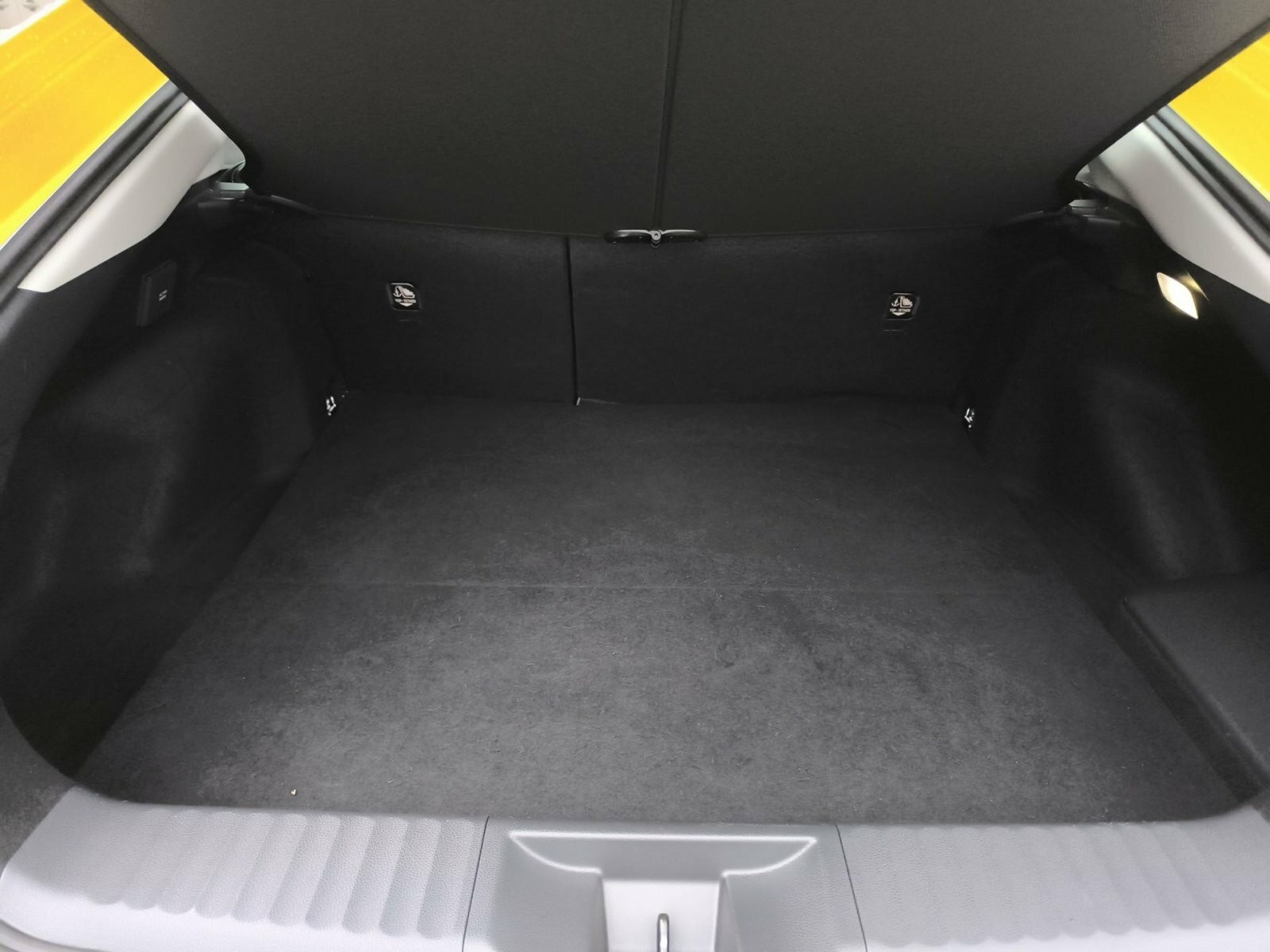 Osobné a úžitkové autá Toyota Prestige 2.0 Plug-in Hybrid (223 k) 2x4