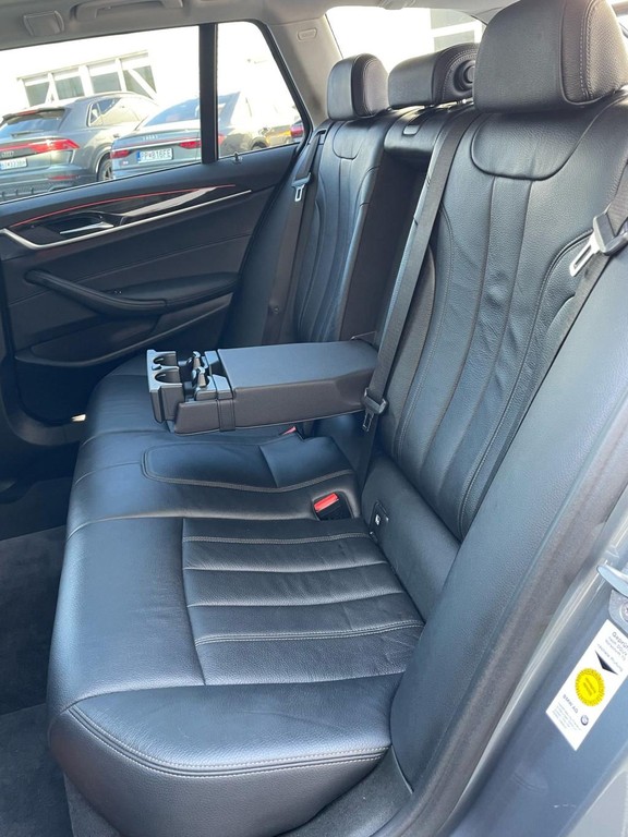 BMW rad 5 Touring 530d xDrive A/T