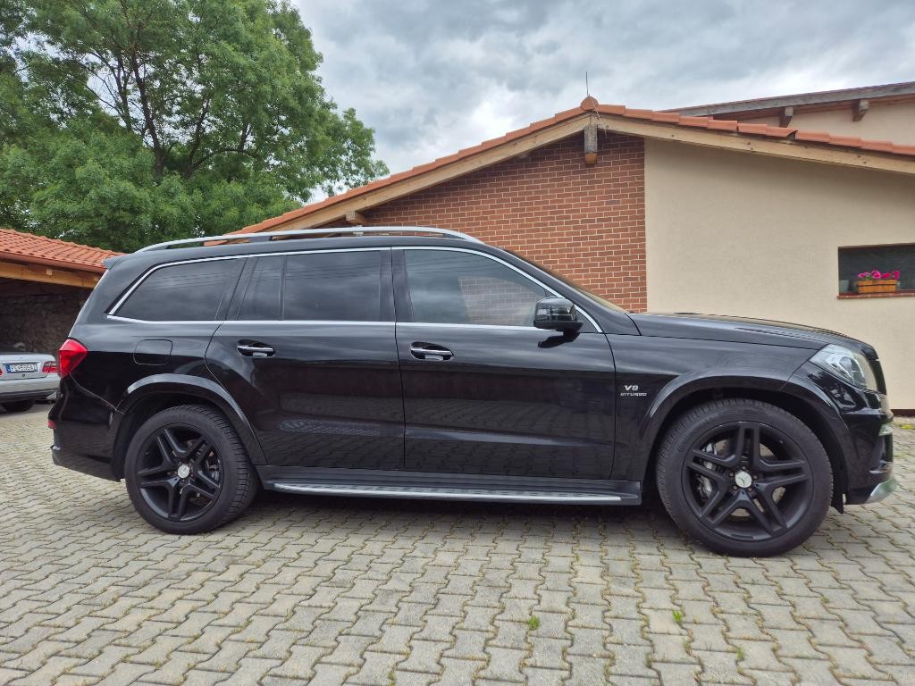 Mercedes GL trieda 63 AMG 4MATIC