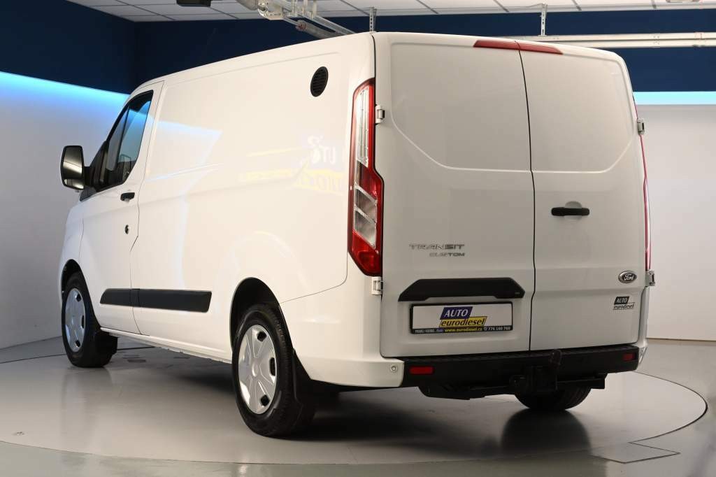 Ford Transit Custom 320 L1H1 Navi Kamera klima tažné 2.0 ECOBLUE TREND