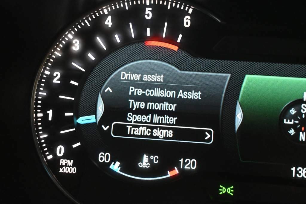 Ford S-MAX ACC SONY Tažné 2.0 TDCi TITANIUM