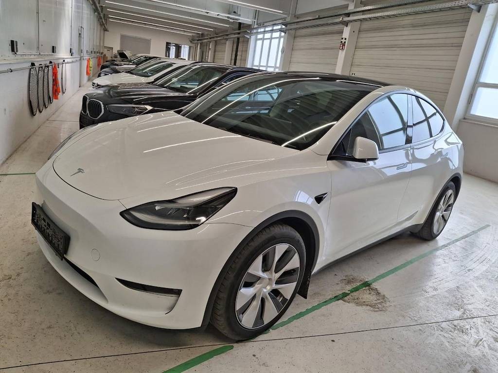 Tesla Model Y 75kWh Long Range AWD