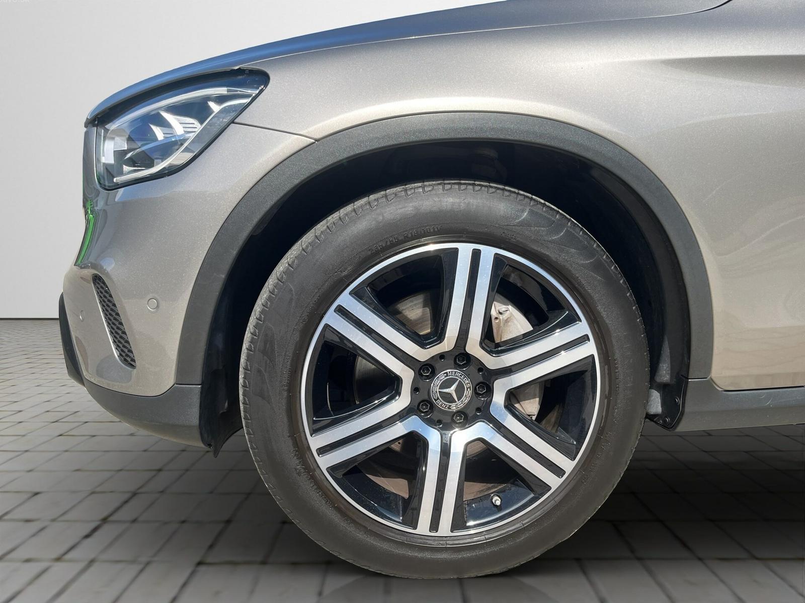 MERCEDES-BENZ GLC 220 d 4MATIC
