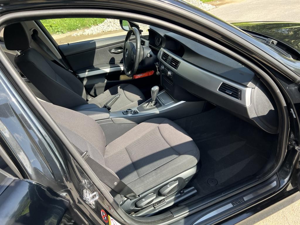 BMW rad 3 Touring 320d Touring xDrive A/T