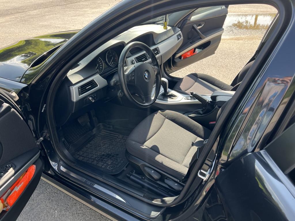 BMW rad 3 Touring 320d Touring xDrive A/T