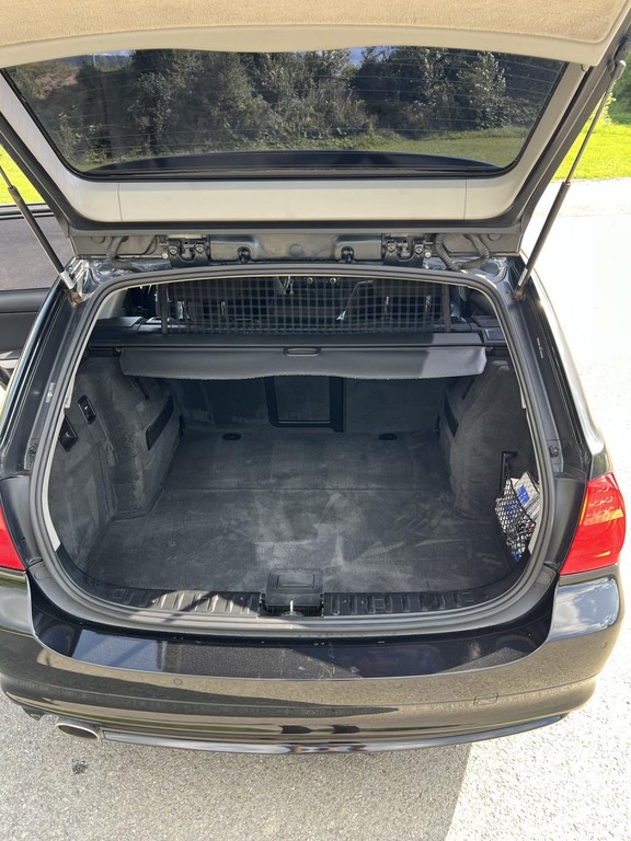 BMW rad 3 Touring 320d Touring xDrive A/T