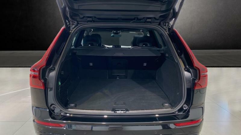 Volvo XC60 PLUS BLACK EDITION, T6 AWD, 18