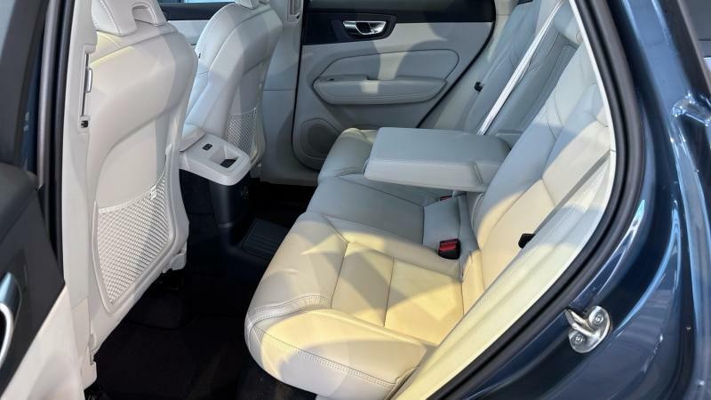 Volvo XC60 PLUS BLACK EDITION, T6 AWD, 18