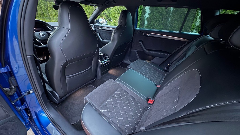 Škoda Superb Combi 2.0 TDI SCR Sportline 4x4 DSG