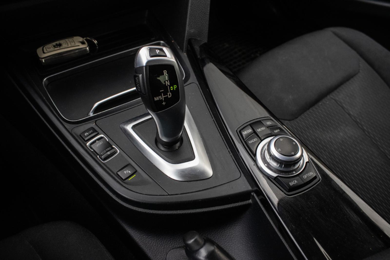 BMW Rad 3 320d Advantage A/T