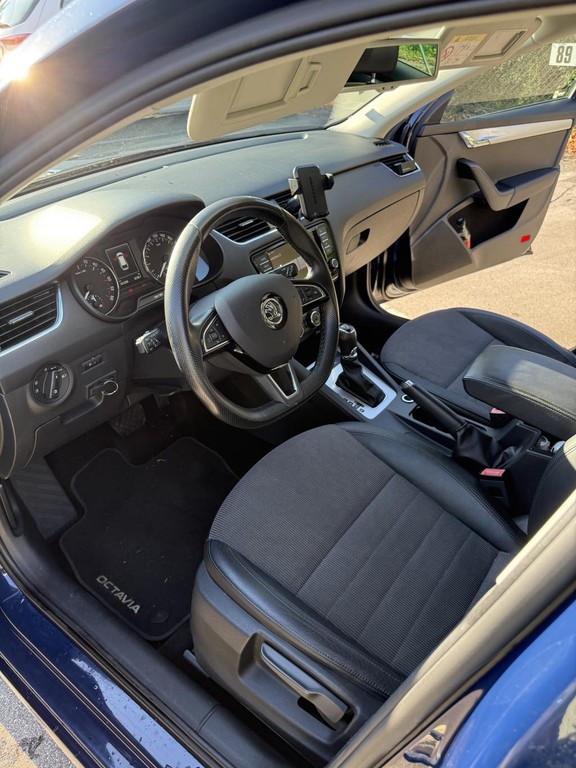 Škoda Octavia Combi 2.0 TDI Elegance/Style DSG