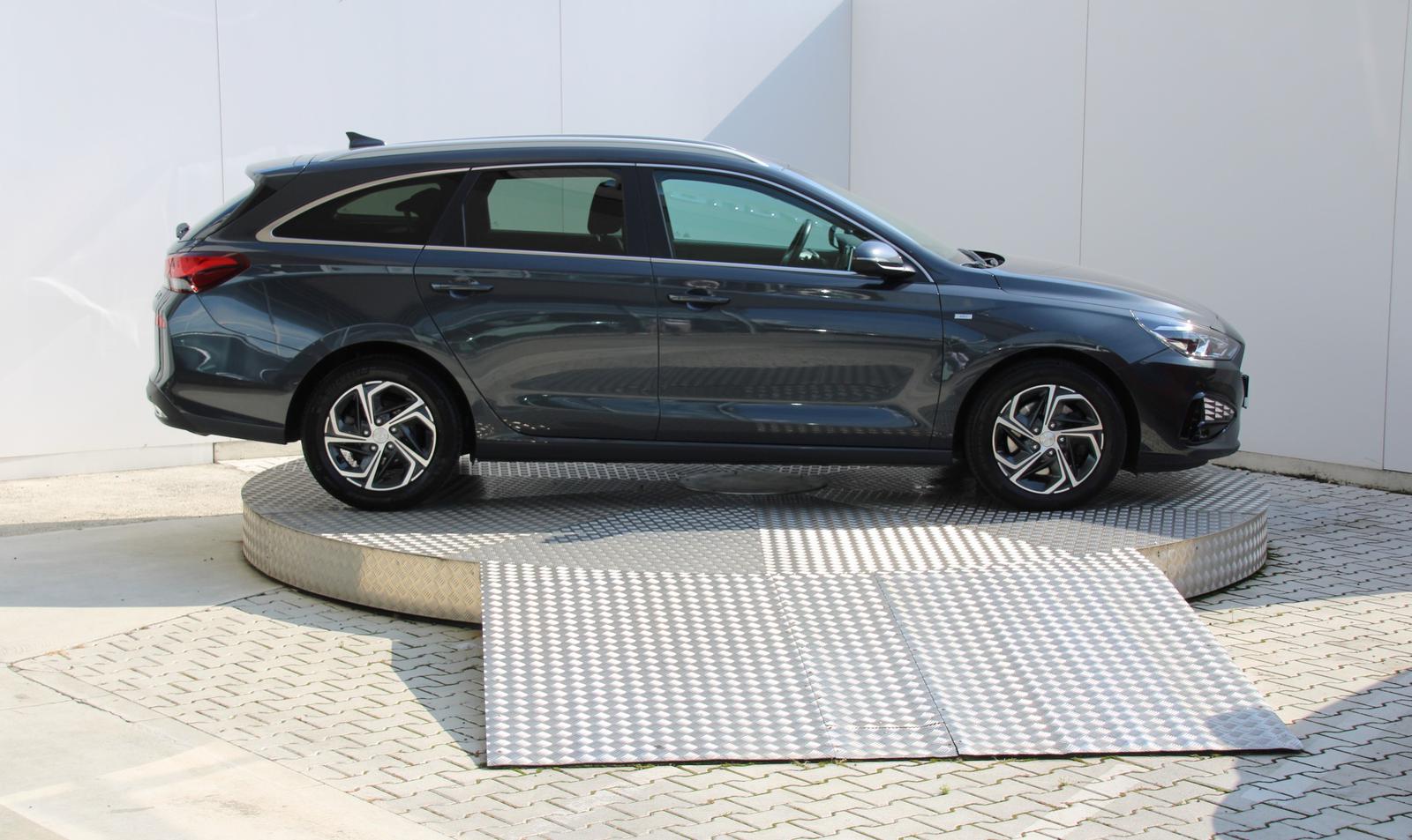 Hyundai i30 CW 1,5 T-GDi MHEV 117,5kW A/T