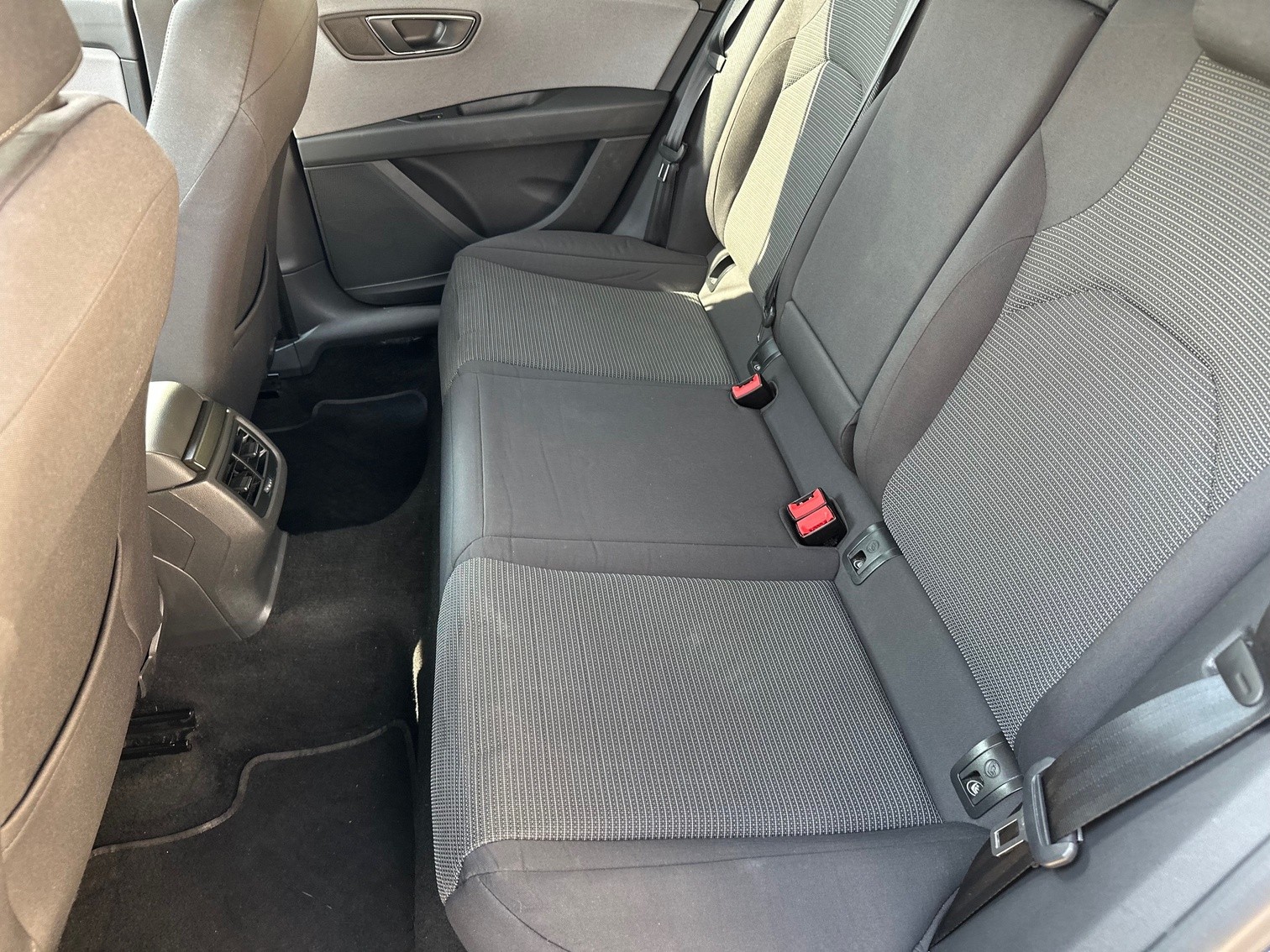 SEAT LEON ST 1,4 TGI CNG BENZÍN COMBI 2018 VIN 294