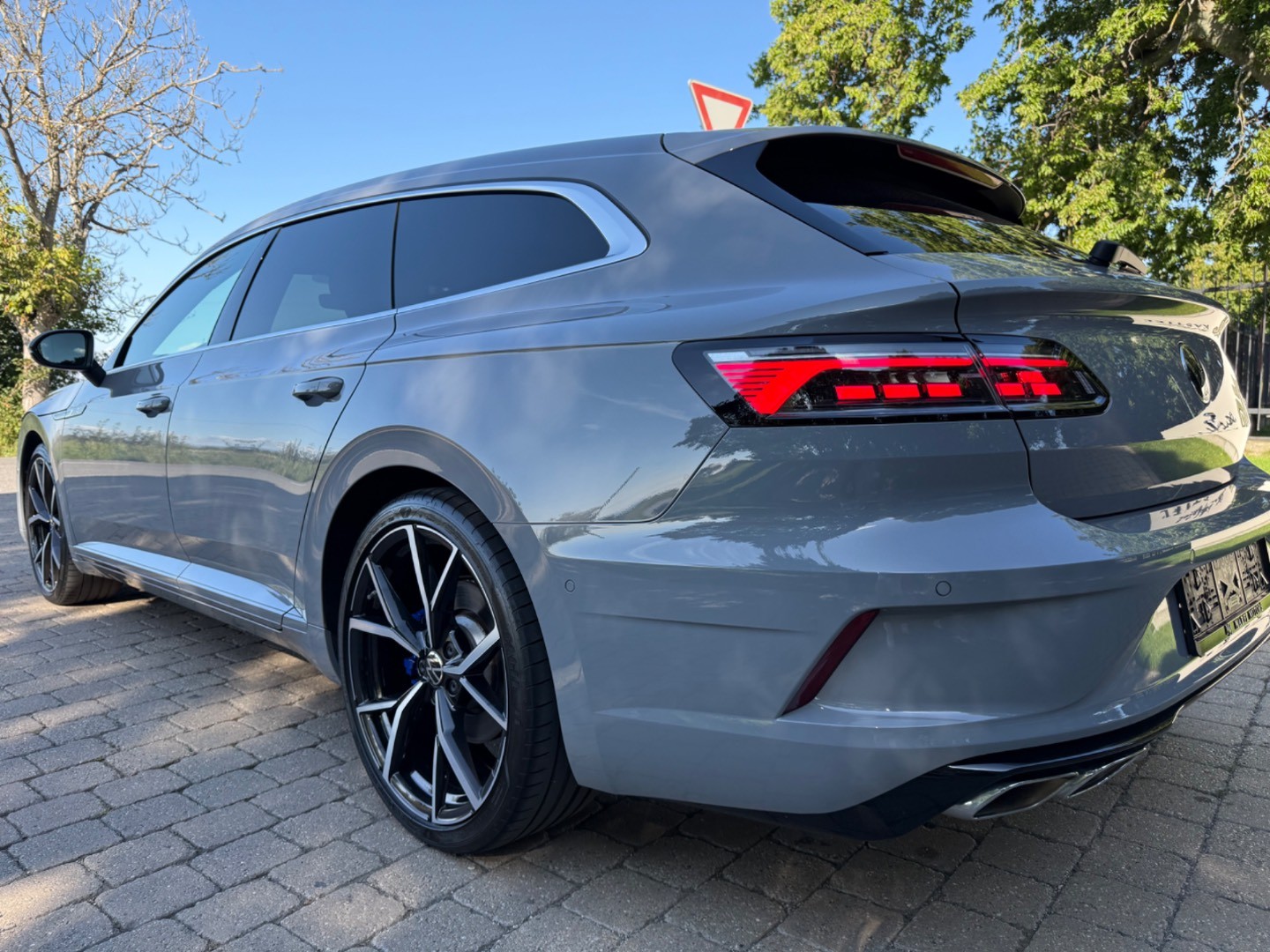 Volkswagen Arteon Shooting Brake SB 2.0 TSI R 4Motion DSG