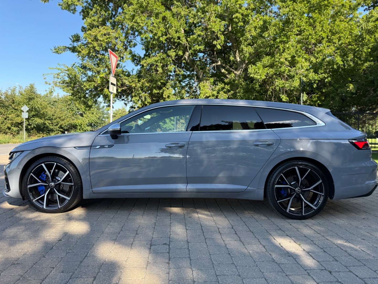 Volkswagen Arteon Shooting Brake SB 2.0 TSI R 4Motion DSG