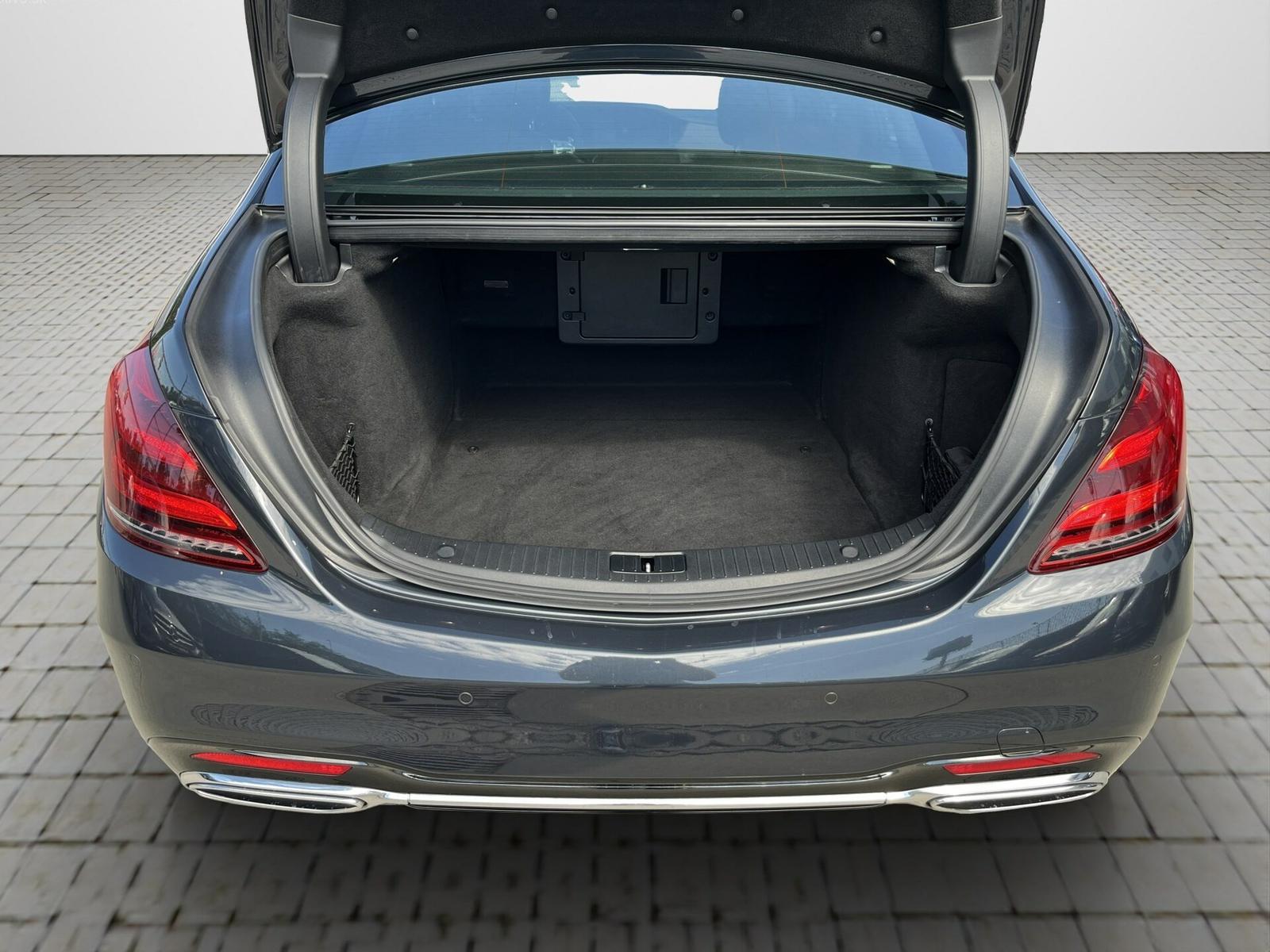 MERCEDES-BENZ S 400 d 4MATIC sedan