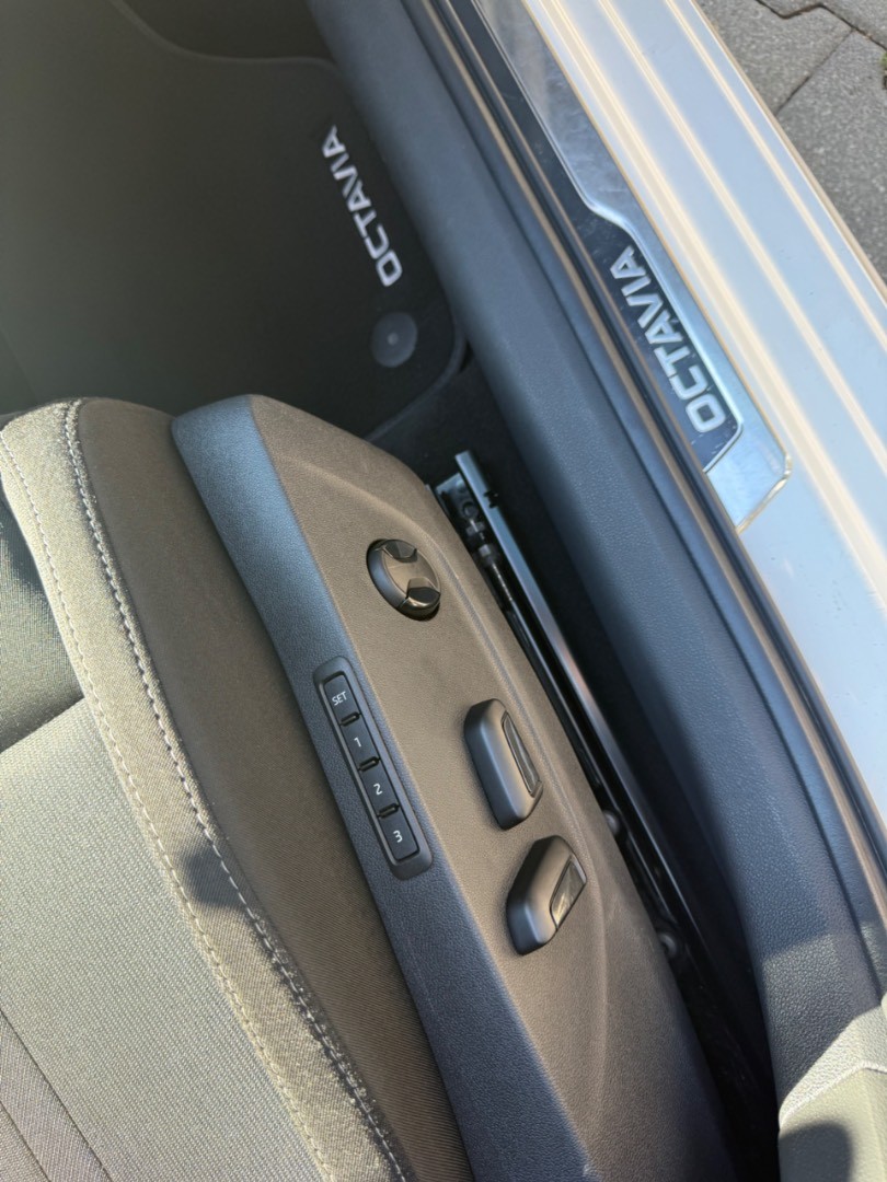 Škoda Octavia Combi 2.0 TDI SCR Sportline DSG