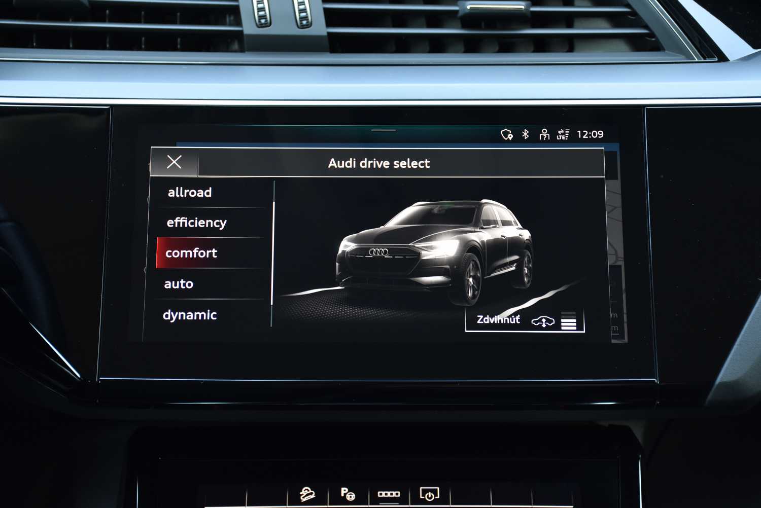 Audi e-tron 50 quattro 313 KONÍ 4X4 2021
