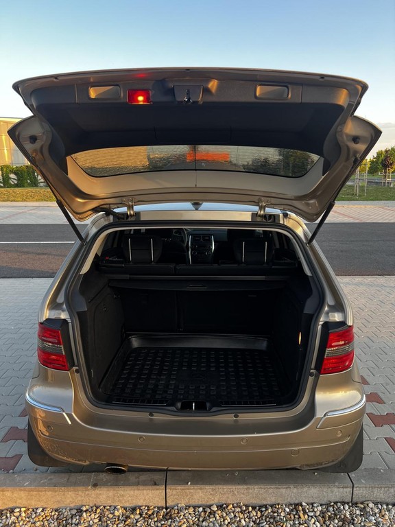 Mercedes B trieda B200 CDI. Mpv 103kw Automat