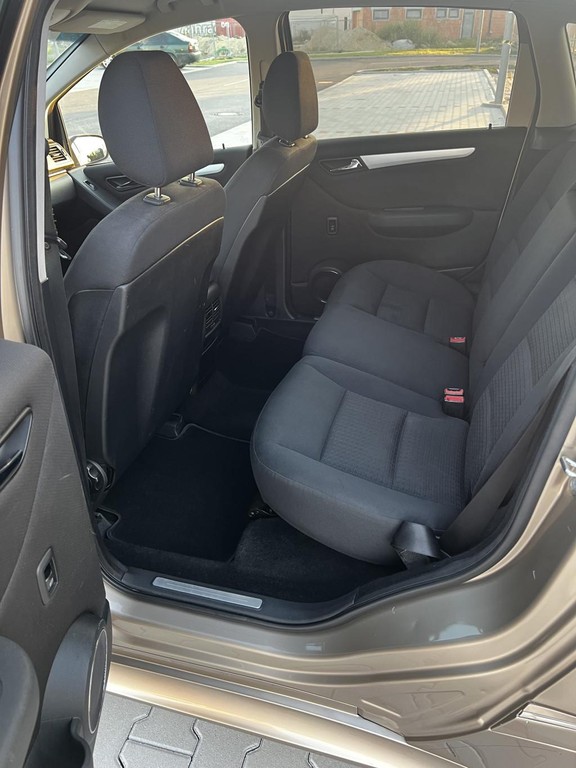 Mercedes B trieda B200 CDI. Mpv 103kw Automat
