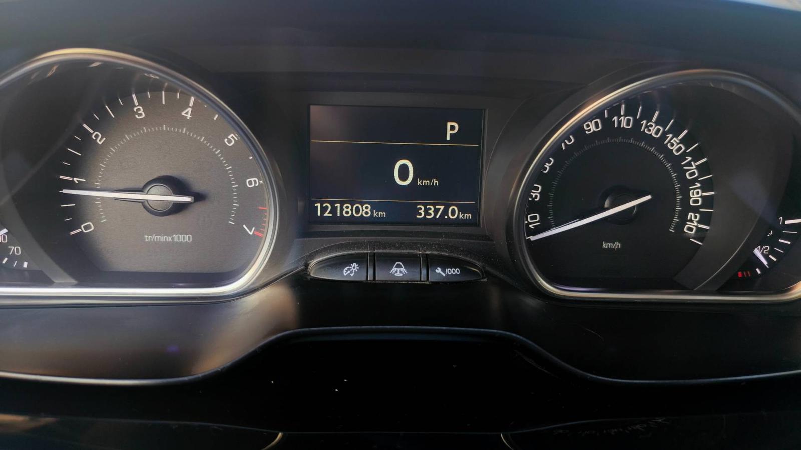 Peugeot 2008 1.2 PureTech 110 S&S Allure A/T
